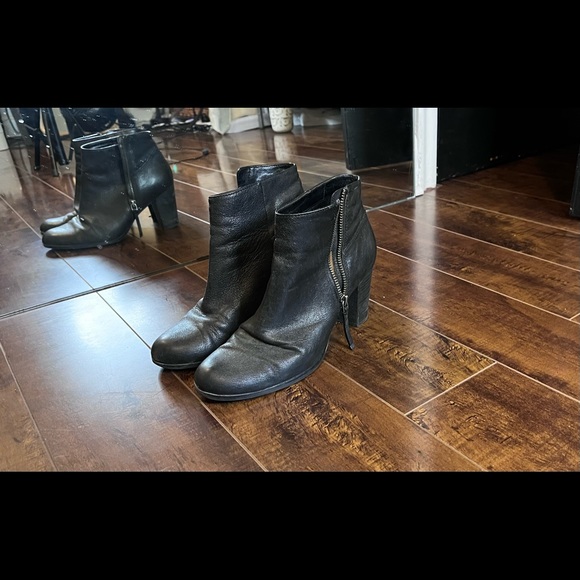 Cole Haan - Genuine Leather Booties - Size 7.5 - Picture 4 of 4